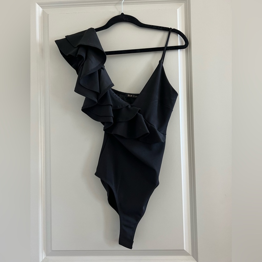 Black Ruffle Sleeve Bodysuit